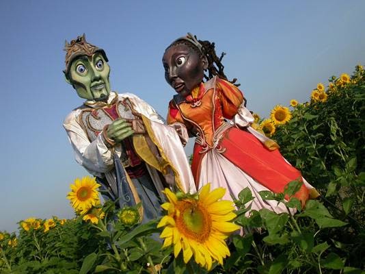Le Théâtre de la Dame de Cœur sera de la soirée d’ouverture avec des marionnettes géantes qui plairont à tous les publics. Photo : gracieuseté